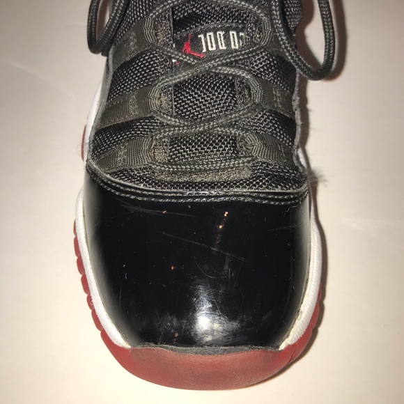 Jordan 11 Retro 2012 Playoffs Bred (GS) Size 4.5Y - Picture 5 of 16